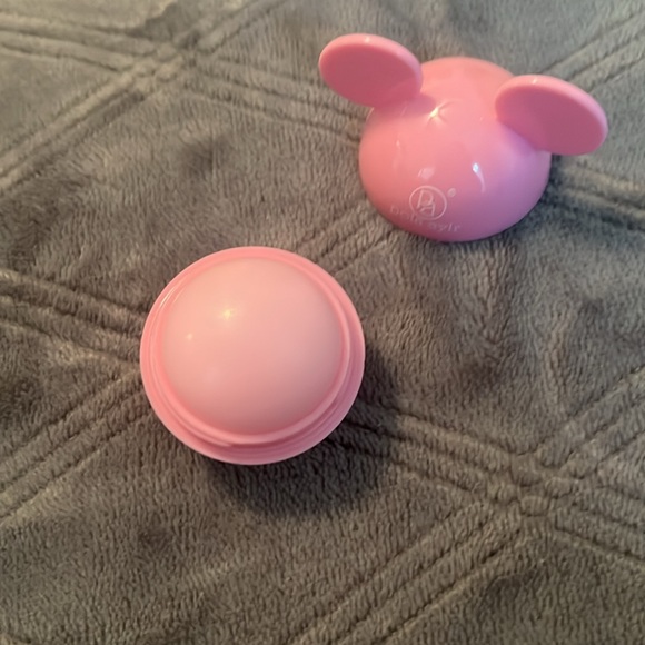 4 piece Disney Cosmetic Set - Picture 5 of 8